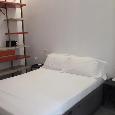 Vienna Hotel *
